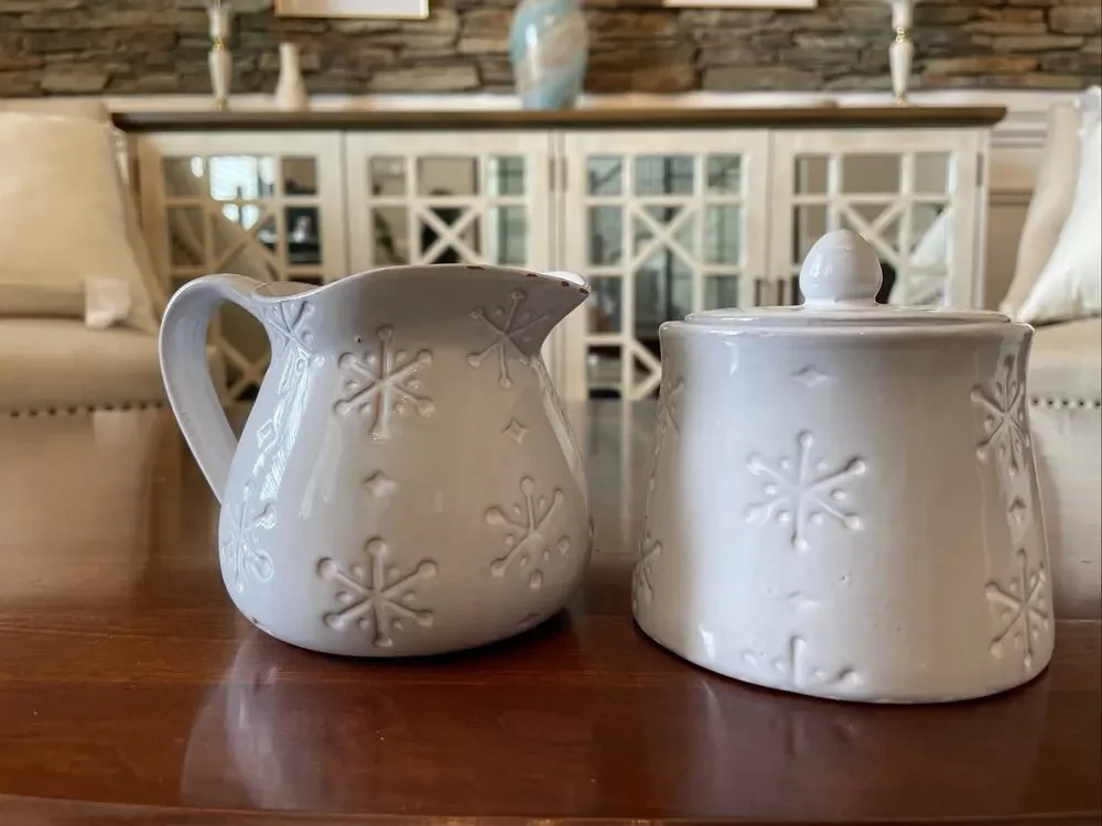 Snowflake Set of 2 Sugar Bowl & Creamer Ceramic Set